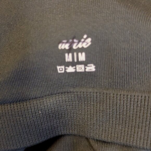 American Eagle Aerie Green One Shoulder Crop Top - Picture 7 of 7